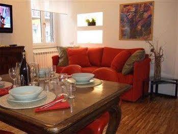 Old Town Apartments Рим Экстерьер фото
