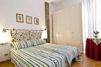 Old Town Apartments Рим Экстерьер фото